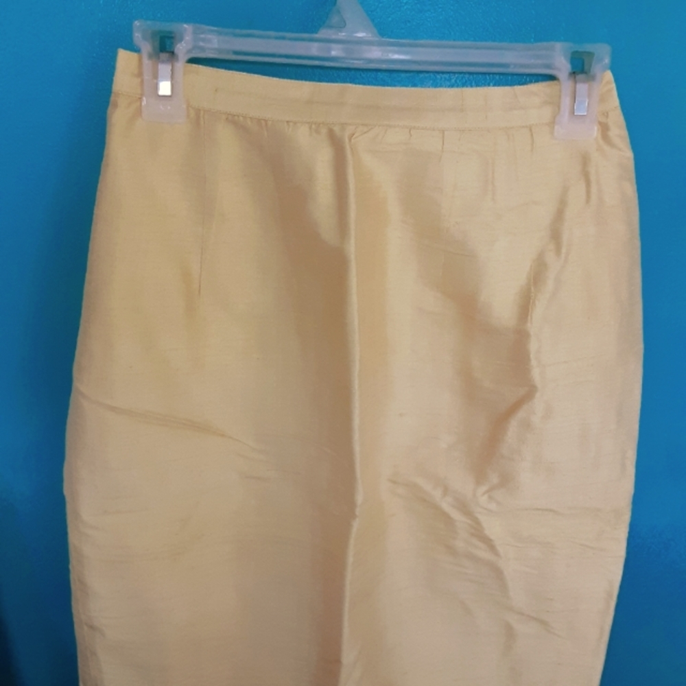 100% silk sift yellow skirt size 6